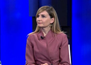 Jorida Tabaku shuan dilemat se me kë grup është në Partinë Demokratike