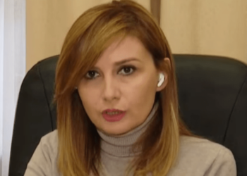 Një replikë me ata për të cilët Gaz Bardhi deri më dje ishte Gaz Brava, ndërsa sot është z. Bardhi