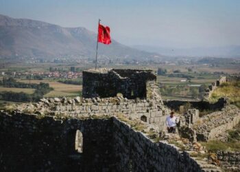Media portugeze “SAPO Mag”: Arsyet pse duhet të vizitoni Shqipërinë