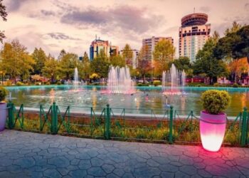 “Voyages et Tourisme”: Udhëtoni në Shqipëri, akomodohuni në hostelet më të mira në Tiranë