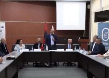 ‘Kufiri detar me Greqinë të mos dërgohet në Hagë’/ Ekspertët: Të rinegociohet, marrëveshja të ndërmjetësohet nga SHBA