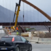 VIDEO/ Ndërtimi i urës së re mbi Drin, nis devijimi trafiku i mjeteve që vijnë nga Kosova