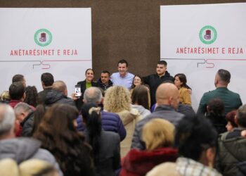 Anëtarësimet në PS, Veliaj nga Lapraka: I ftoj të gjithë t’i bashkohen partisë që punon dhe ndërton, jo partisë që dhunon dhe shkatërron