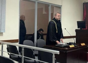 Detaje të reja/ “Gjatë pushimeve në Dubai…”, çfarë tha para policëve mashtruesi që zhvati 215 mijë euro