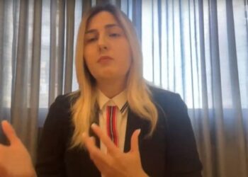 Deputetja e Berishës rrëfen “aventurën” me Gardën: Hyra në Kuvend duke u shqyer, më ranë kopsat e palltos dhe…!