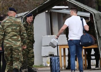 Kreu i opozitës në Greqi heq dorë për 2 javë nga politika për të shkuar ushtar