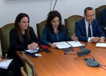 Komisioni i Integrimit mblidhet nën drejtimin e Tabakut, grupi i Bashës nis bojkotin