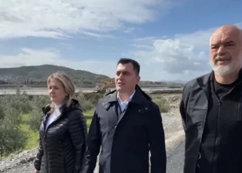 Rama inspekton Automotoparkun në Elbasan: Në 2027 do të zhvillohet gara e parë e Formula 1