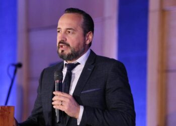 Vdekja e bebeve në maternitetin e Tiranës, pastori shfrenon fantazinë: Mund t’i kenë marrë organet…