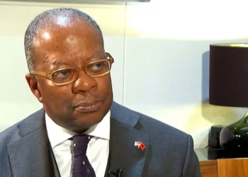 A do të ketë non-grata të tjerë në Shqipëri? Ja si përgjigjet Robinson