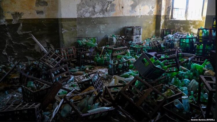 FOTO/ Brenda Sazanit, çfarë ndodh në ishullin ku dhëndri i Trump planifikon ndërtimin e një resorti luksoz