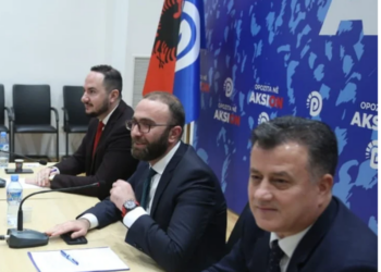 Fiksimi për teorinë e shumatoreve të patericave në opozitë