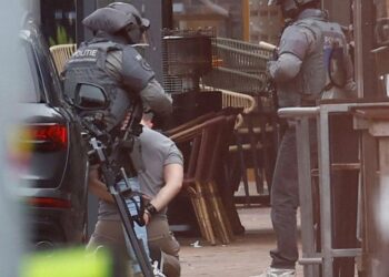 Merr fund pengmarrja në një klub nate në Holandë, arrestohet autori me armë dhe eksploziv