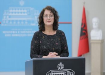 Albana Fico largohet nga drejtimi i QSUT-së