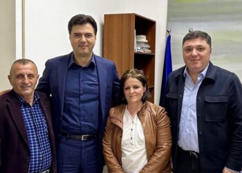 Dy zyrtarët e Berishës bashkohen me Bashën, kreu i PD: Dora jonë mbetet e shtrirë!
