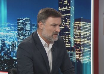 “Ditën zihen, natën puthen”, Alibeaj për paktin PS-Rithemelimi: Sakrifikuan votën e diasporës