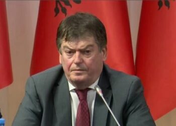 Ish-presidenti Topi në krah të Bashës: Marrëveshja e 2008 Rama-Berisha, prishi balancat institucionale