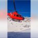 VIDEO/ Alpinistët e bllokuar në Jezercë, momenti kur helikopteri i Emergjencave u shkon për ndihmë