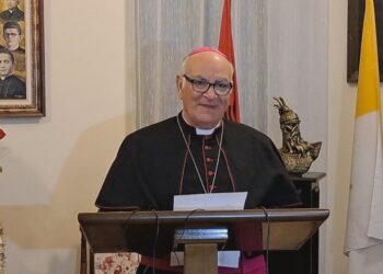 Angelo Massafra largohet si arqipeshkv, Papa pranon dorëheqjen e tij