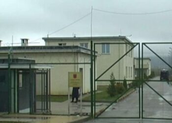 U përjashtuan nga amnistia, 50 të dënuar në burgun e Drenovës letër Çuçit dhe Bardhit