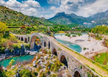 Revista zvicerane “Travel News”: Shqipëria, destinacioni turistik evropian