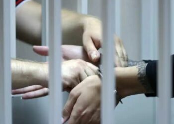 Emri/ Goditi bashkëshortin me thikë, arrestohet 22-vjeçarja në Elbasan