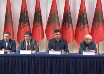 VIDEO / Topi, Zogaj dhe Ngjela në tryezë me Bashën, kreu i PD: Ndryshimet kushtetuese të vitit 2008 përmbysën balancën…