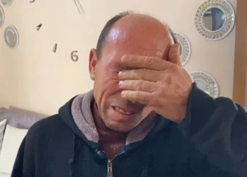 Flasin banorët e shtëpisë ngjitur me kantierin në Lushnjë: Isha në Greqi, erdha urgjentisht