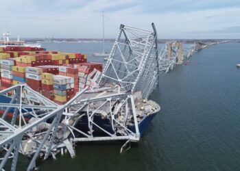 VIDEO/ Momentet e ankthit, zbardhet biseda mes ekuipazhit të anijes dhe dispeçerëve para shembjes së urës: Kemi humbur kontrollin