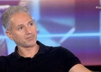 Emri/ Po bënte prova për të dalë në spektaklin televiziv, shembet në tokë këngëtari i njohur, pëson arrest kardiak
