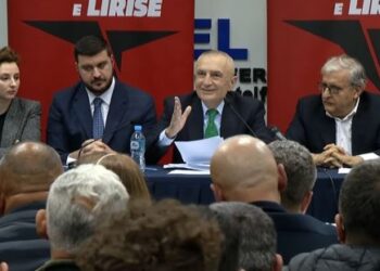 Meta: S’kanë gojë të flasin ata për Berishën. Qeveria ka vjedhur paratë e pensionistëve për rrugë të florinjta që rrëzohen
