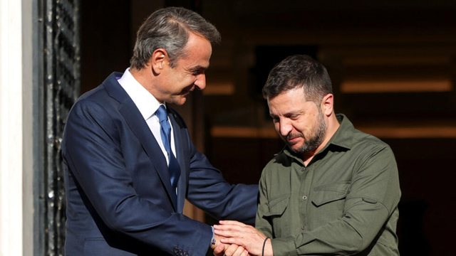 Rusia sulmon me raketa autokolonën e Zelensky-t e cila ndodhej pak metra larg Mitsotakis e delegacionit grek. Tre të vdekur