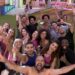 VIDEO/ “Tërbohen” live banorët e “reality show”, zhvishen nudo dhe hidhen në pishinë