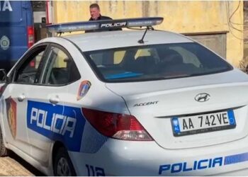 Emri/ E rëndë: Gjendet i vetëvarur pa shenja jete në katin e parë të banesës 26-vjeçari, çfarë dyshohet