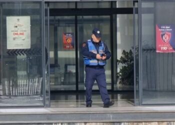 VOA: Përfshirja e të miturve dhe të rinjve në vepra penale po bëhet një fenomen shqetësues në Shqipëri