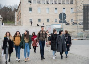 Nis për herë të parë dhënia e kredive studentore, jepet pa kolateral dhe mund të shlyehet pas studimeve