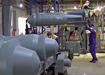 “Bomba me krahë” që po bën kërdinë, Rusia përdor FAB-1500, armë 1.5-tonëshe që po gjunjëzon ukrainasit