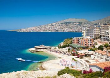 Bizneset e turizmit po zhvillohen me ritëm të shpejtë/INSTAT: Xhiro u rrit me 5%, pagat në nivelin 14%