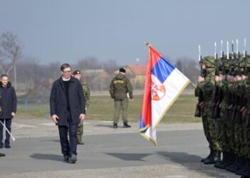 Vuçiç: Eksportojmë të gjitha armët që mundemi të prodhojmë për shitje