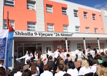 U dëmtua nga tërmeti, shkolla “26 Nëntori” rihap dyert, Veliaj: Sot kemi institucione që janë shumë herë më të mira se privati