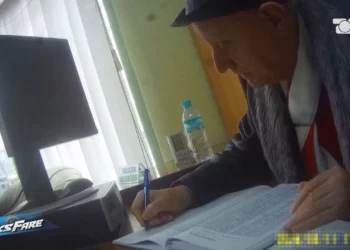 Denoncimi/ Iu hoq licenca në vitin 2017, noteri në Tiranë vijon të prodhojë akte të falsifikuara