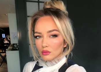 “Iku dhe tumori i tretë”/ Deputetja dhe aktorja e njohur fiton betejën me kancerin: Uroj të jetë i fundit…