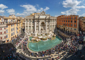Sa para mblidhen çdo vit në shatërvanin Fontana di Trevi dhe ku përfundojnë ato?
