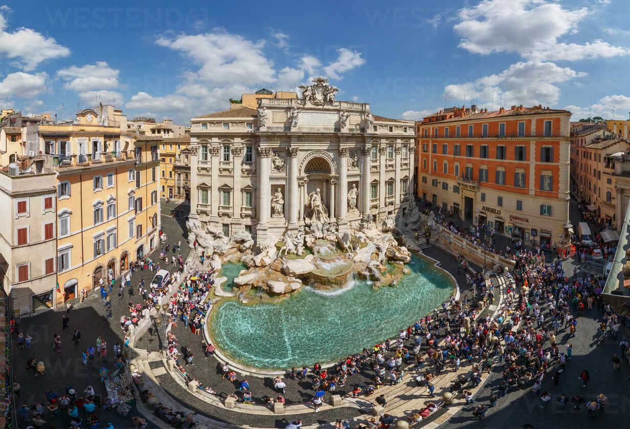 Sa para mblidhen çdo vit në shatërvanin Fontana di Trevi dhe ku përfundojnë ato?