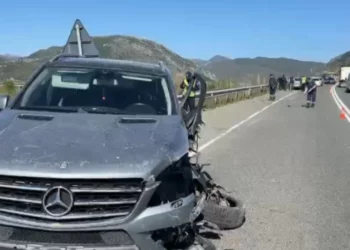 Aksident në Rrugën e Kombit, plagoset familja me 5 anëtarë, mes tyre dy fëmijë! Dërgohen të Trauma