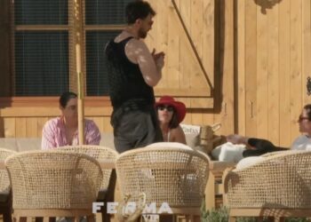 Albano rrëfen divorcin e prindërve: Më thanë ‘je burri i shtëpisë’. Shisja akullore dhe banane anës detit, nuk shijova fëmijërinë
