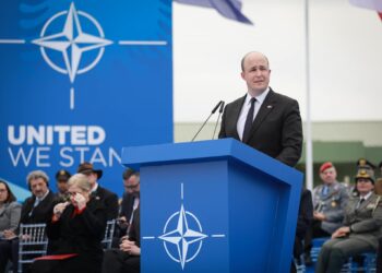 FOTOT/ Hapja e bazës ajrore të Kuçovës, ambasada e SHBA: Shqipëria, e palëkundur ndaj parimeve të NATO-s