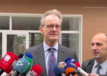 “PS dhe PD duhet të dialogojnë”, ambasadori holandez kritika opozitës: E trishtë situata e krijuar në Parlament