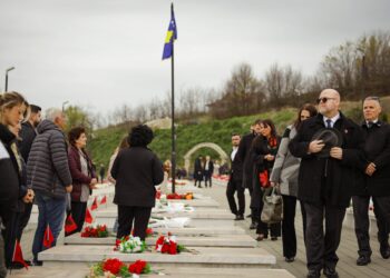 Masakra e Krushës së Madhe, Ambasadori i SHBA: NATO ndërhyri për t’i dhënë fund spastrimit etnik në Kosovë