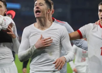 Polonia merr biletën e fundit për EURO 2024, mundin Uellsin me penallti